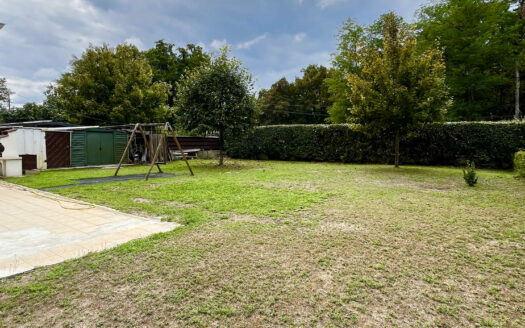 LE PIAN MEDOC – CENTRE: Maison T4 de plain-pied avec un jardin de plus de 600m²