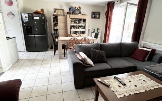 LE PIAN MEDOC – CENTRE: Maison T4 de plain-pied avec un jardin de plus de 600m²