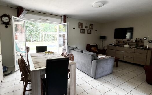 LE PIAN MEDOC – CENTRE: Maison T4 de plain-pied avec un jardin de plus de 600m²