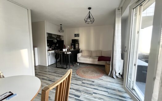 A LOUER: T2 avec terrasse de 11m² et parking