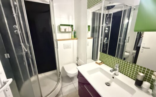 BORDEAUX: T2 avec terrasse et parking