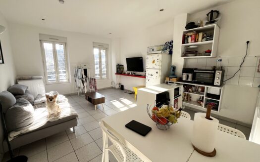 EXCLUSIVITE – BORDEAUX Quartier La Bastide: Immeuble de rapport