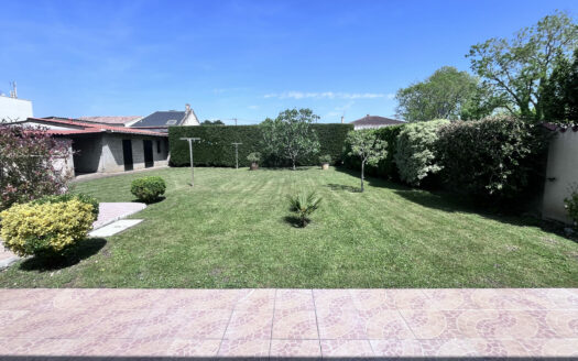 LE BOUSCAT: Maison T5 avec garage et grand jardin