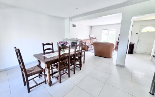 LE BOUSCAT: Maison T5 avec garage et grand jardin